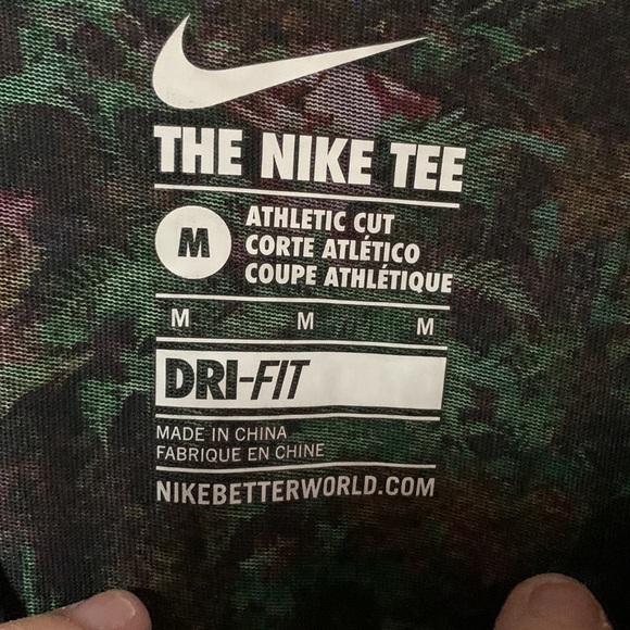 Nike T-Shirt - Picture 3 of 4